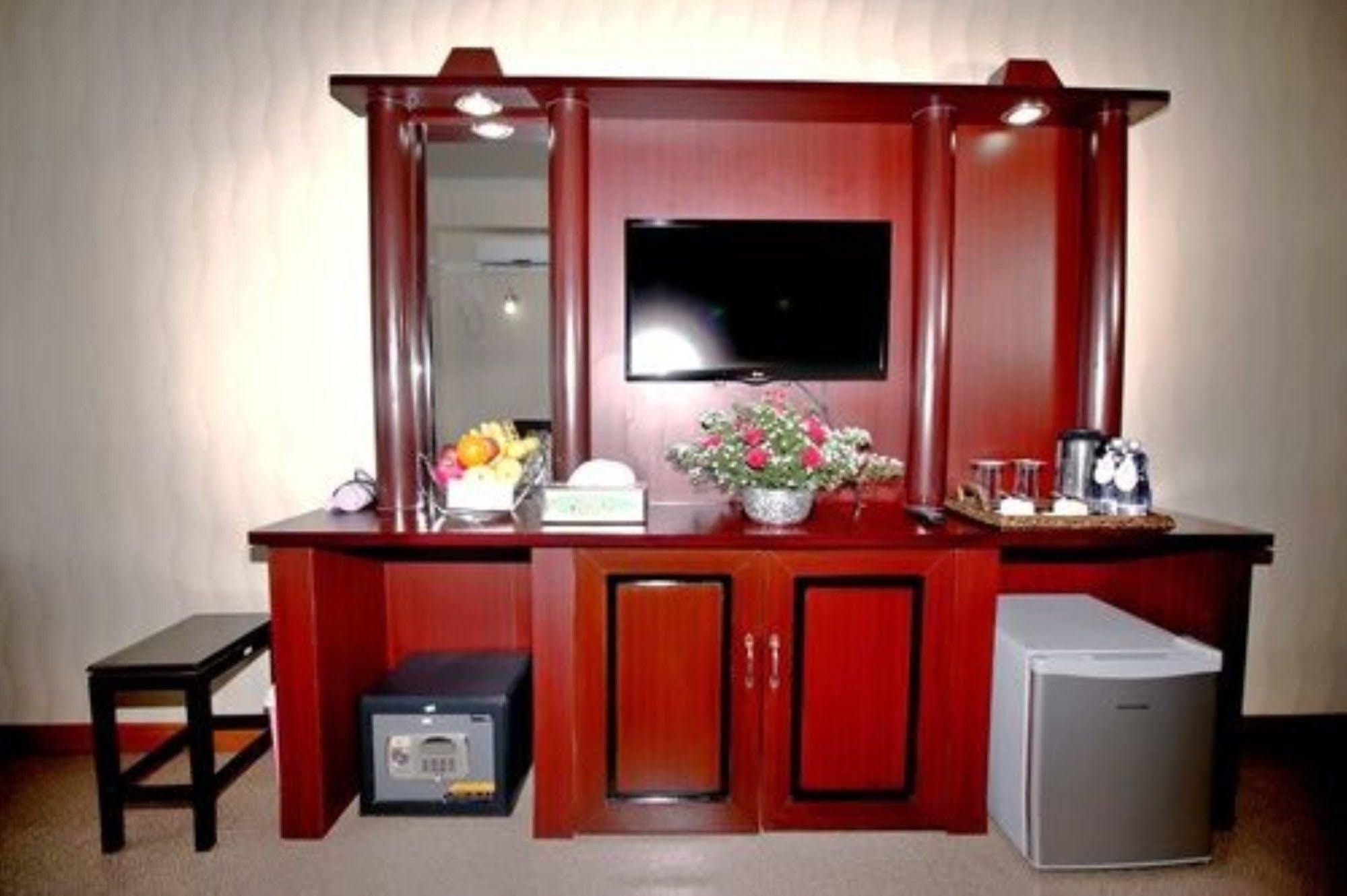 Diamond Crown Hotel Gyogon Extérieur photo