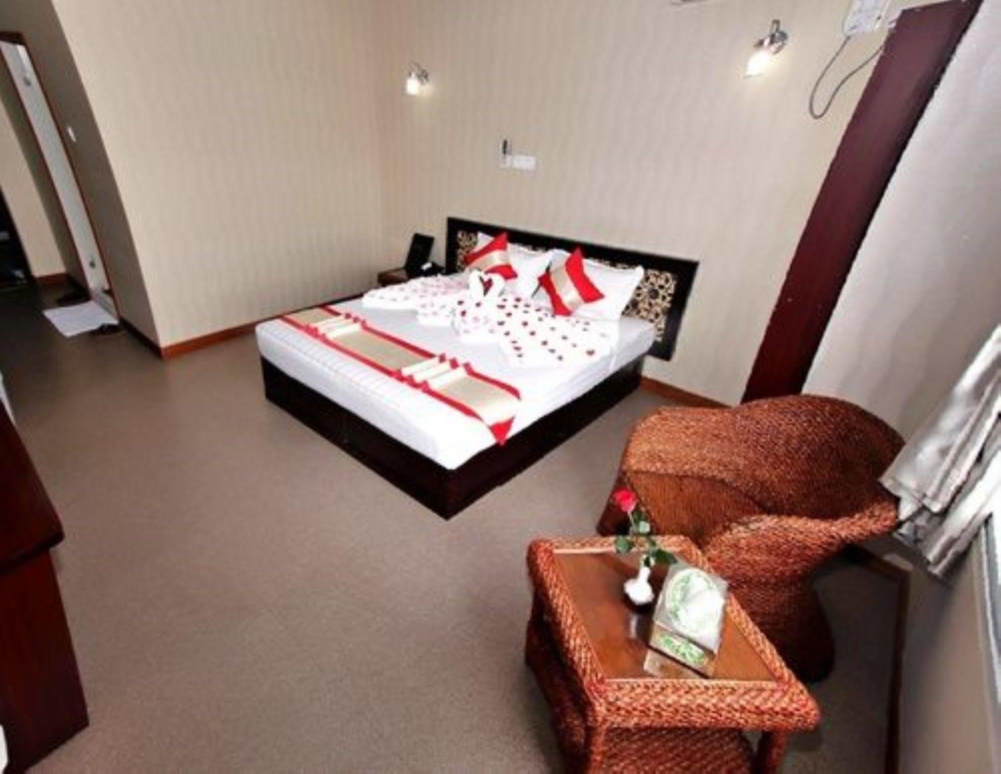 Diamond Crown Hotel Gyogon Extérieur photo