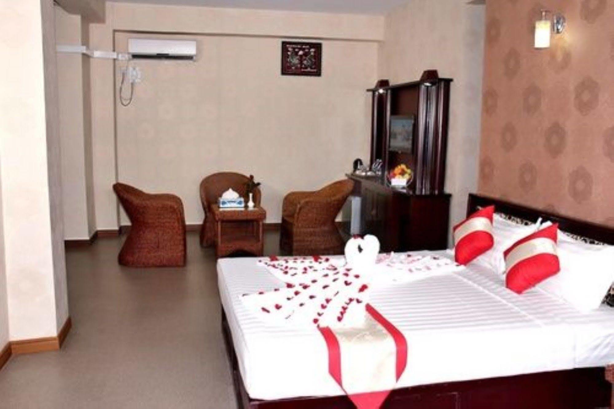 Diamond Crown Hotel Gyogon Extérieur photo